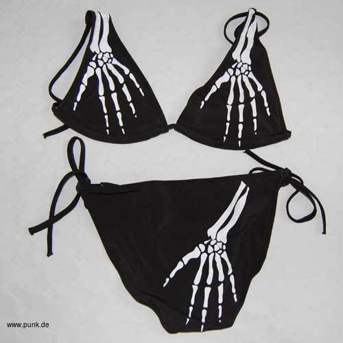 : Bikini mit Skeletthänden